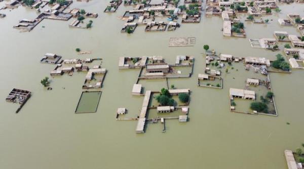 洪灾恢复:亚行批准向巴基斯坦提供4亿美元贷款